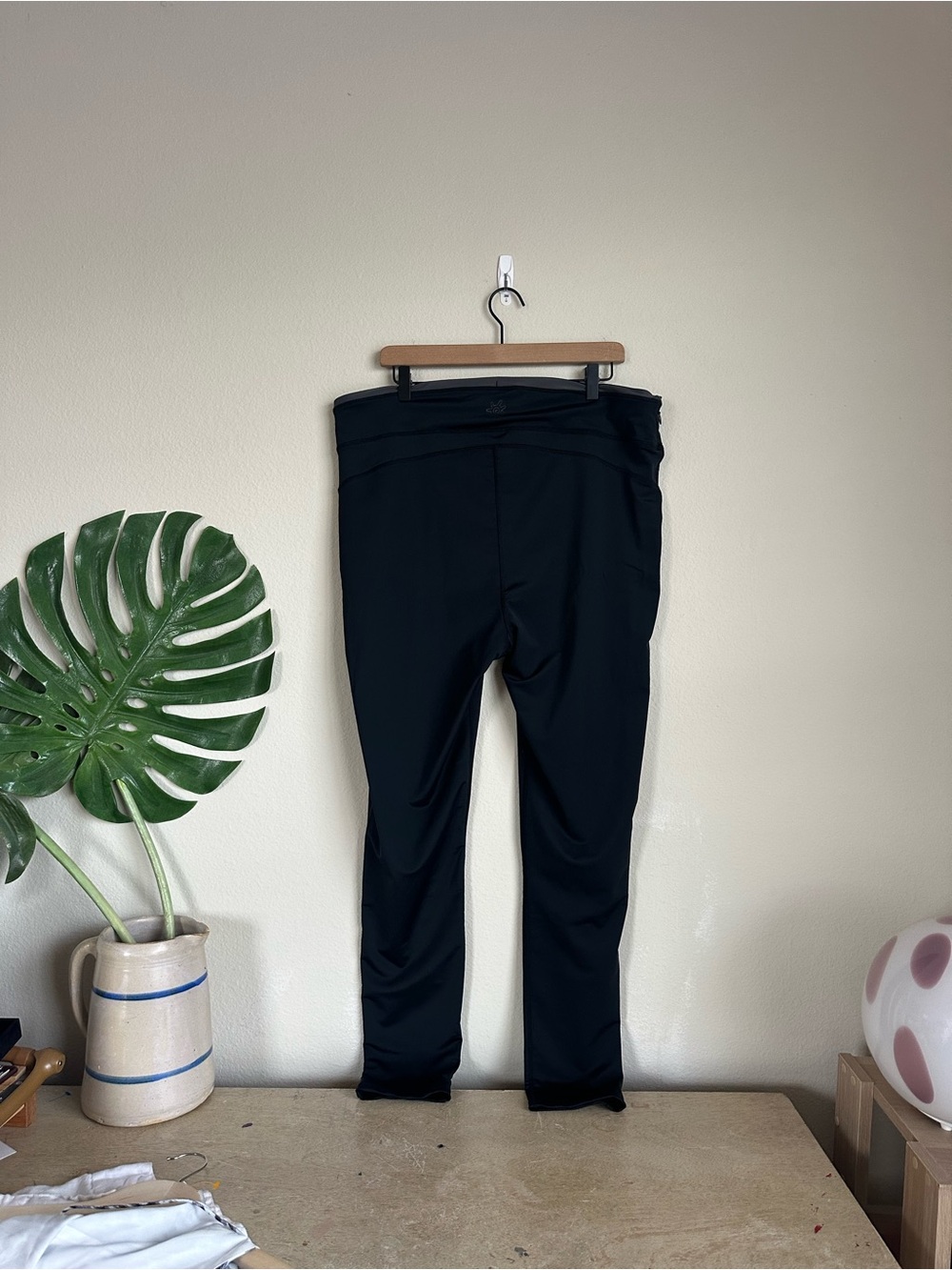 UV Skinz Women’s UPF 50+ Leggings - Picture 4 of 8